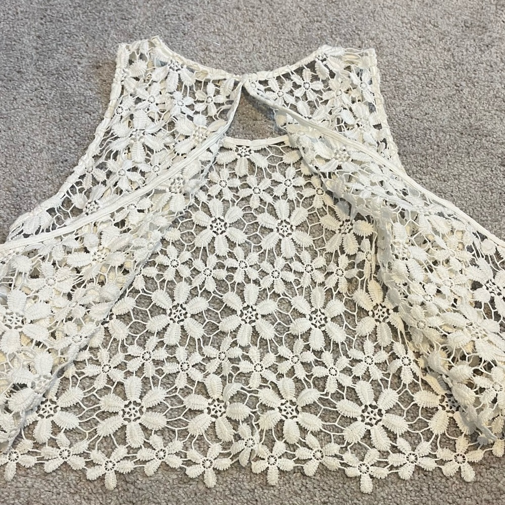 Hollister White Floral Lace Set - Picture 5 of 12